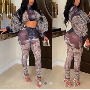 Matching set …mesh bottoms and top to match (Top is not mesh or see through) ✨